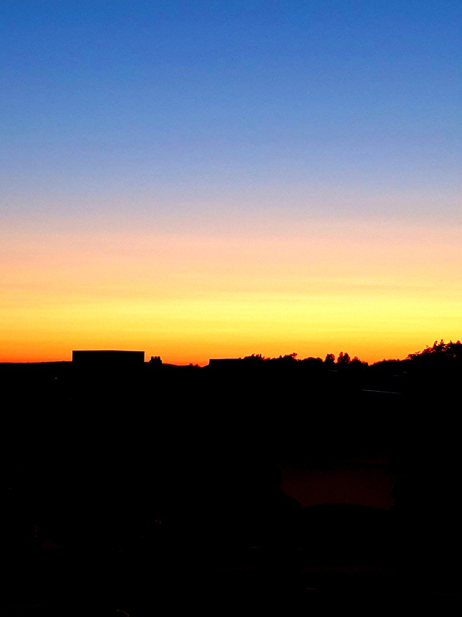 HoughtonHeritag's tweet photo. Nighty night from Houghton-le-Spring.
#HotonSunSet #HoughtonLeSpring #Sunset #Dusk https://t.co/EvYAV7l8Ee