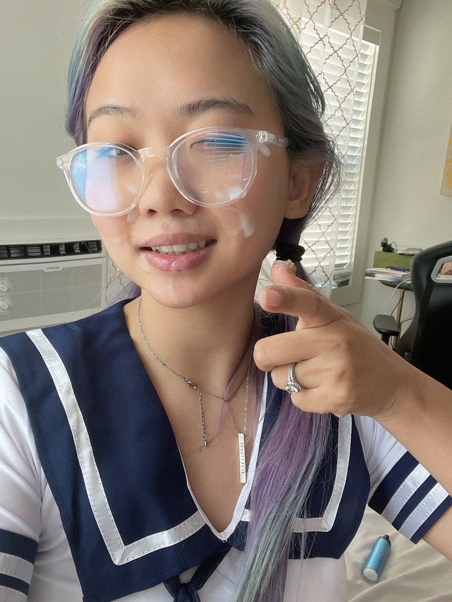 HSugarCookie's tweet photo. Pro-tip: wear glasses to avoid getting spunk in your eyes https://t.co/gXgHMwNDBw