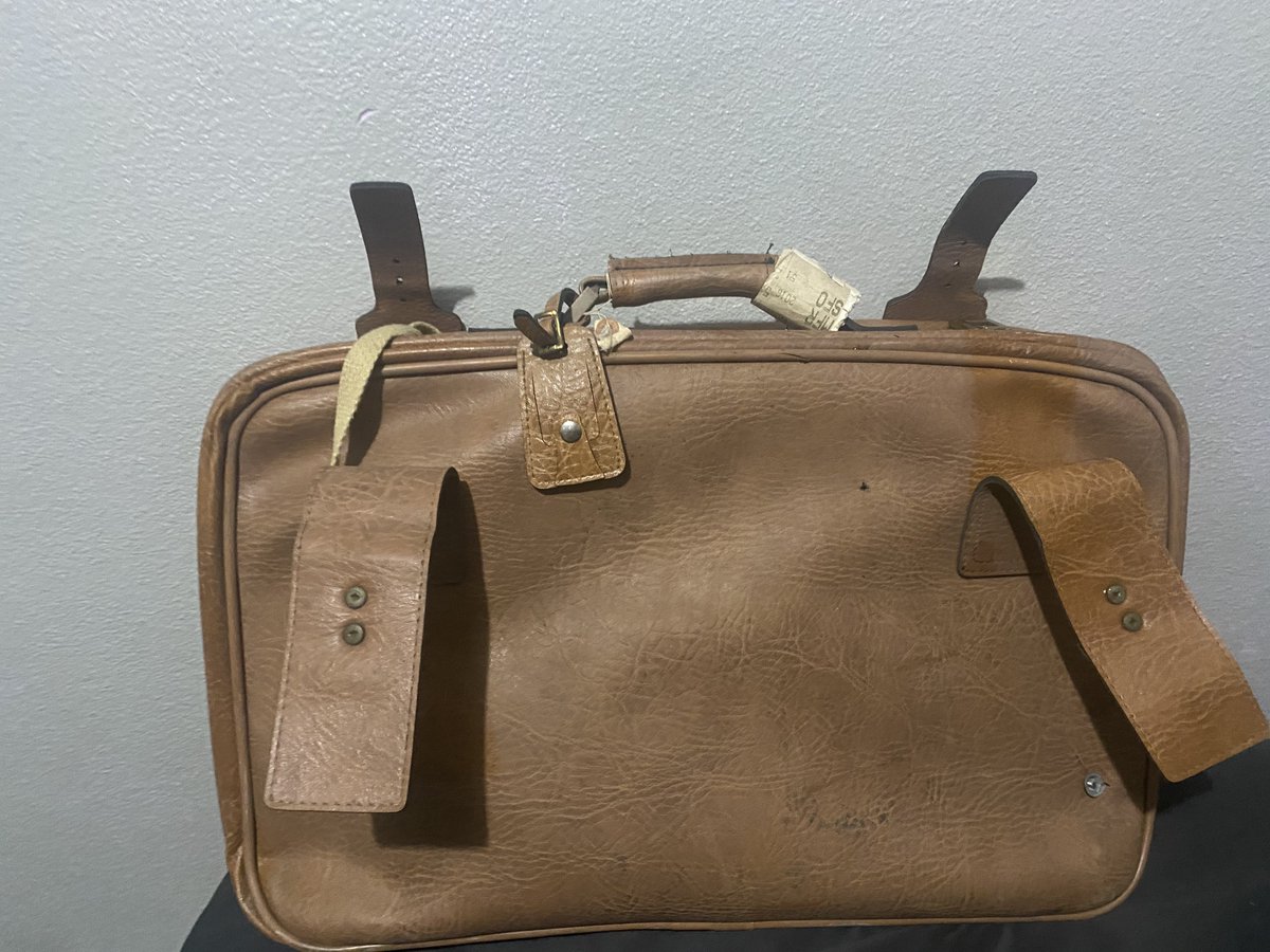 reactos's tweet photo. We have #ReactOS in a suitcase now! LiveCD with RAMDISK method, works on this machine. See the pic for specs.
Test: @The_DarkFire__
#software #softwaretesting #SoftwareEngineering #softwaredevelopment #developers #OpenSourceDay2021 #OpenSource #programming #kernel #hardware https://t.co/mmh3xSdOOx