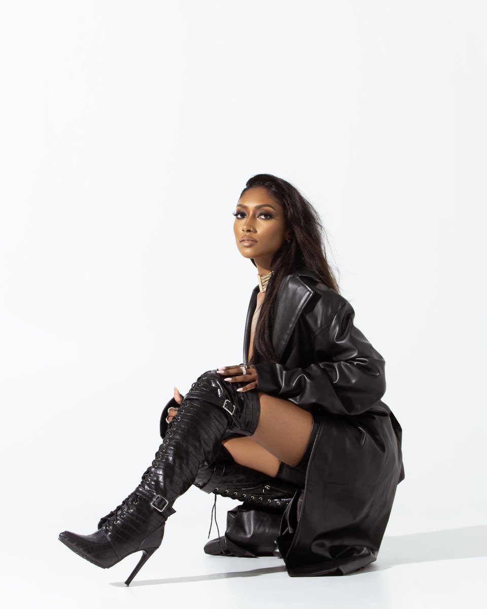 Avant_Garbs's tweet photo. In the trenches.
Model IG: @ ashley.india
Wardrobe Stylist: @Avant_Garbs/@The_M_is_silent 
MUA IG: @ aleedeion 
Photographer IG: @ sk_visionz https://t.co/o0HYGwVwsO