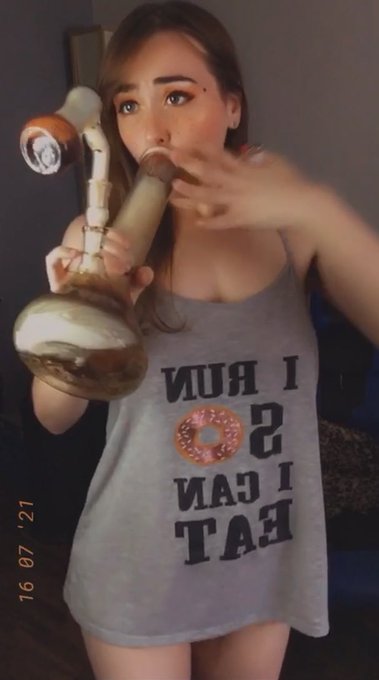 4 pic. &ldquo;𝐼 𝑐𝑜𝑢𝑙𝑑 𝑝𝑟𝑜𝑏𝑎𝑏𝑙𝑦 𝒔𝒖𝒄𝒌 𝑎 𝑤𝑎𝑡𝑒𝑟𝑚𝑒𝑙𝑜𝑛 𝑡ℎ𝑟𝑜𝑢𝑔ℎ 𝑎 𝒔𝒕𝒓𝒂𝒘.&rdquo; 🍉✨&mdash; #stoner #gfe #smoking #bbw #onlyfans