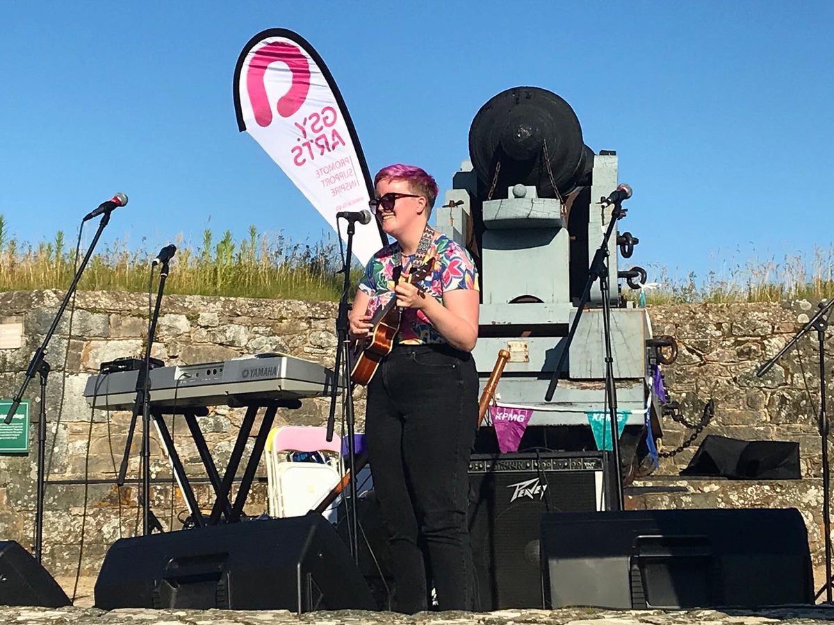 TomGirard's tweet photo. A very fine, warm and sunny night at Castle Cornet with some great music from @camillebrouard, Lula &amp; Gene and The Space Pirates Of Rocquaine!
#music #livemusic #guernsey #castlenights @GuernseyArts https://t.co/sHLGuwJkDo