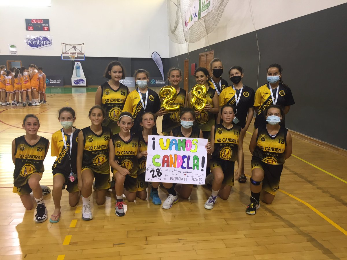 SDCANDRAY's tweet photo. Caemos en cuartos de final contra C.B. El Palo (80-52).
Mañana jugaremos del 5º al 8º puesto contra DKV Jerez a las 20:00h.
¡¡Vamos #MiniMatEnglish!! 🐝🐝🐝 https://t.co/JKzWHyRvnS
