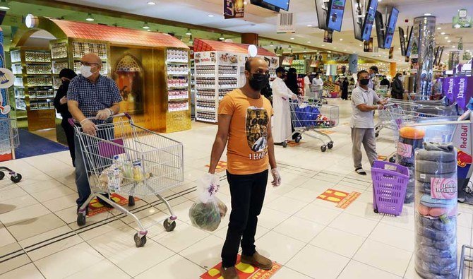 arabnews's tweet photo. Businesses in #SaudiArabia will now be allowed to remain open during #prayertimes #saudireforms https://t.co/mz0iVOSyyj https://t.co/VoFAXkRVnj