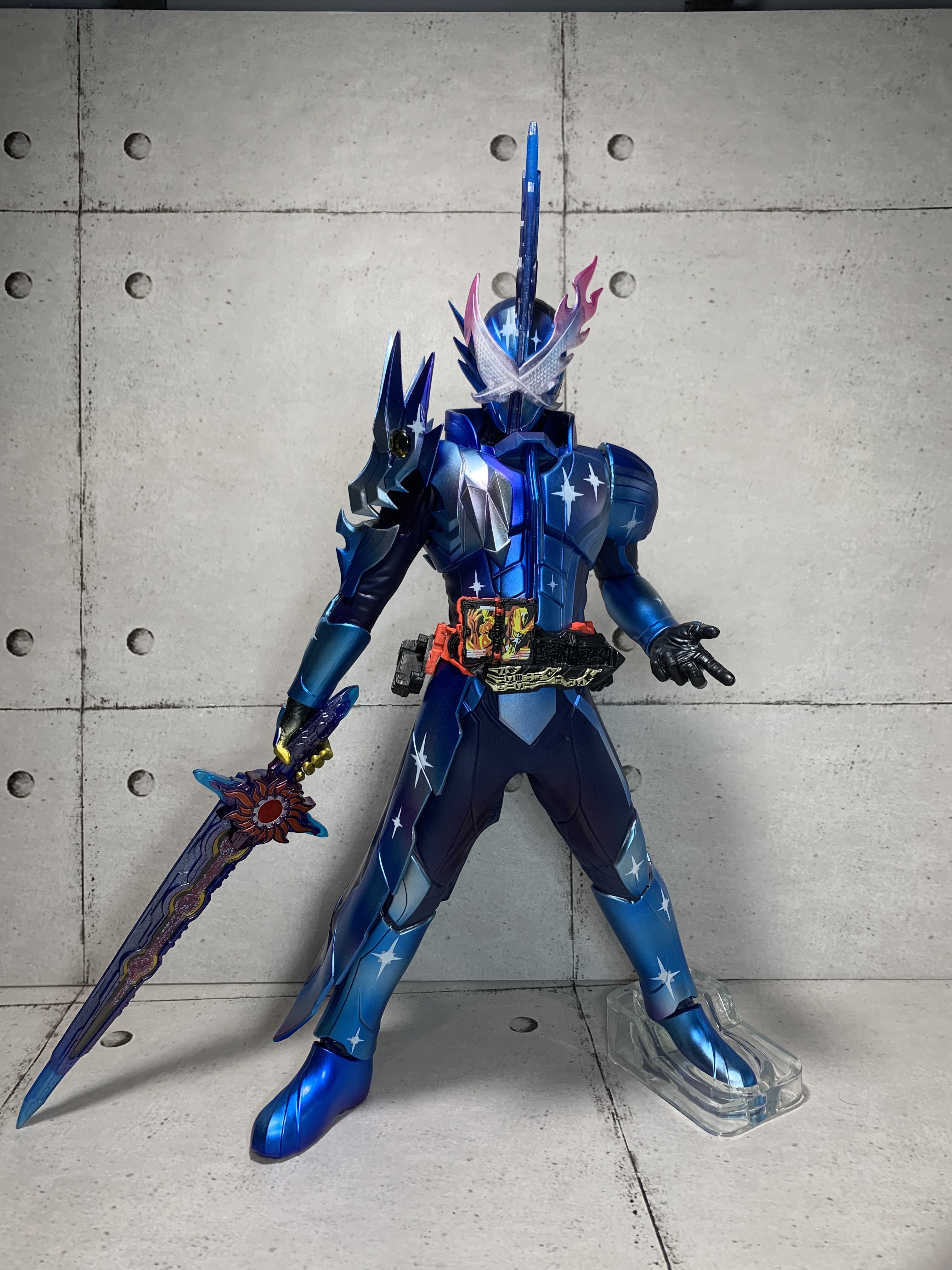 一番くじ ソフビクス A賞 仮面ライダークロスセイバー フィギュア　新品未開封 Amazon.co.jp: 【未開封品】一番くじ A賞 仮面・ライダー クロス
