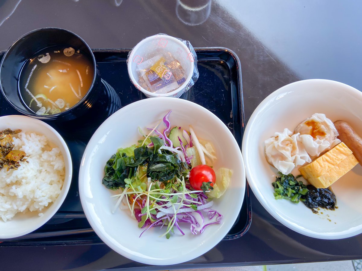 rulearc's tweet photo. 昨日までの疲れがどっと押し寄せてきてます 笑。ゆっくりと朝食とって、帰ります🛫 https://t.co/A1Hk6eCKSl