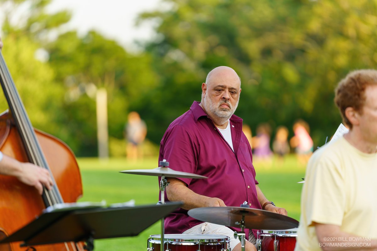 bowmandesigninc's tweet photo. It was great to be out and about yesterday evening at the annual 2021 #Jazz #Concert by the #FriendsofRobbinsFarm. The #HarvardAlumniJazzBand was excellent. The #ArlingtonMA #community came out in support with lots of #applause, #laughs, and #fun. #summer #summervibes #summer2021 https://t.co/axGyfXojQ7