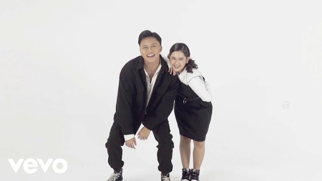 radioemdikei's tweet photo. #AirPlay
#Chart13
@rizky_febian
Ft.
@zivamagnolyeah
- Terlukis Indah
on #CFD with
@i_noe_r_iman
#Berkorban
https://t.co/6KRm1OaaK6 https://t.co/yhPOOxyKkc