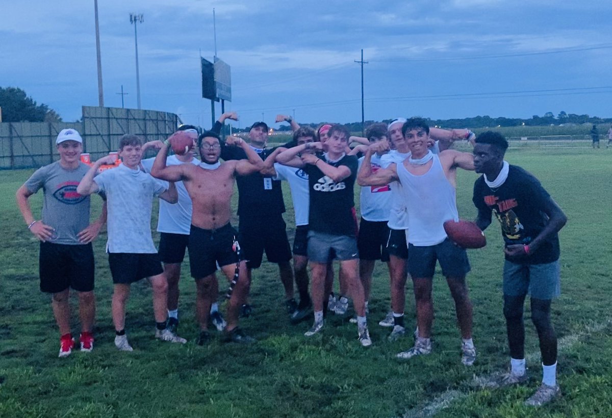 CoachTySmith's tweet photo. MPA 25th Anniversary Day 2 @mpa_info in the books!
Bengals 7 on 7 team is having a blast!!!!
Repping the PA! Pennsylvania High School Footballs future is bright! https://t.co/yFD19eqfEm