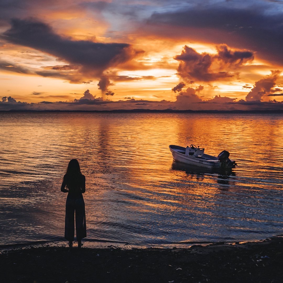 Posted • <a href="/van/">Van</a>.gabonds Taking the time to appreciate how beautiful nature is. Mother Nature keeps surprising us every day with these kind of sunsets 😍

•
•
•
•
#sunsetgirl #ometepe #discovernicaragua #nicatravel #vanlifers #nicaraguatravel #hellofrom #nicaragua