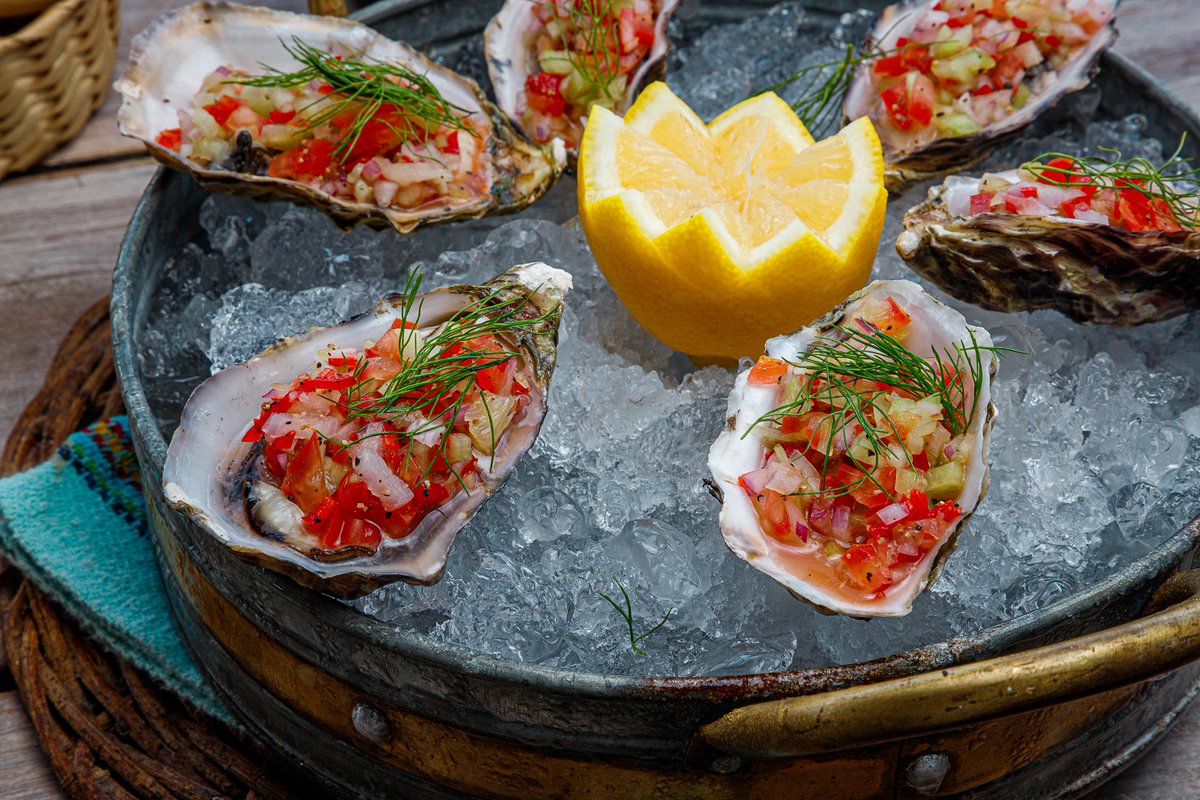 PuntaCorcho's tweet image. ¿Ya los probaste? ⚓ 🔥
Ostiones con pico de gallo de xoconostle, limón amarillo y yuzukosho.  ⚓
#puntacorcho #puertomorelos #seafood