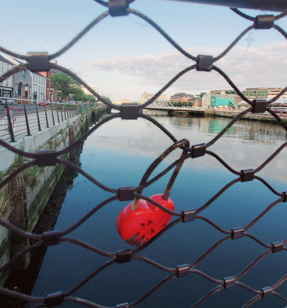 B0STENDER's tweet photo. Locks for Love on the Lee! 
M+J, I hope you're happy, healthy and still in love. ❤🔒🇮🇪
#LoveIsEssential #Locks4Love #CorkCity #paris #cityoflove https://t.co/10m5Tp8RTG