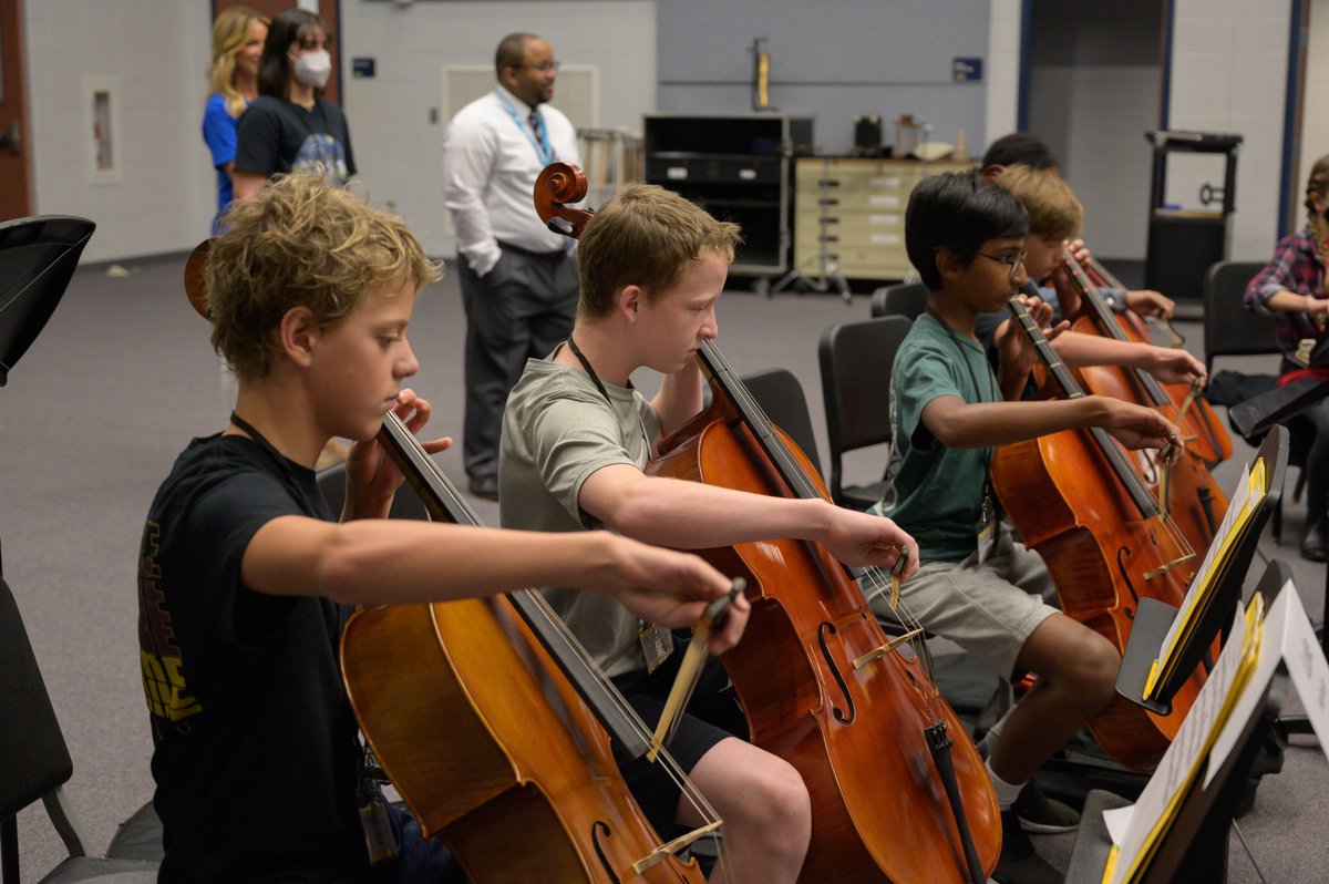 Good luck to the students who are ending their week in @ccfacearts summer strings camp with a concert this evening!

We sure did have a blast witnessing the talent in every room! Even our Superintendent Dr. @jenny_McGown had a blast during her quick lesson on the bass. https://t.co/Tjt4tMbGkv