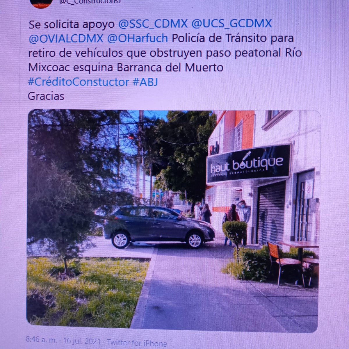 ColCreditoCons1's tweet photo. @BJAlcaldia @marioesanchezf @inveacdmx Difícil entender al único Aministrador Carlos Miguel de la cta.: @C_ConstructorBJ 
Se queja de vecinos, cuando abajo de su casa, la banqueta estâ apropiada por #AFuegoLento Exigimos cero influyentismo p ellos. https://t.co/AZHfzRLcun
