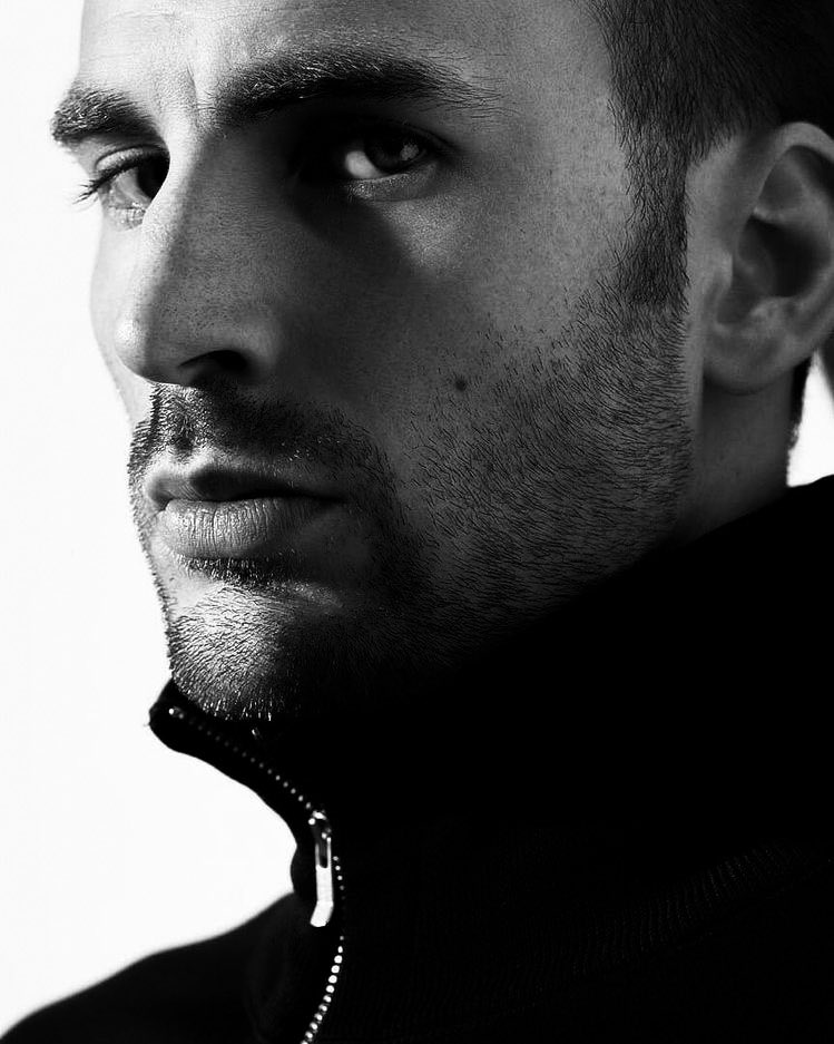 Chris Evans Captures tweet media