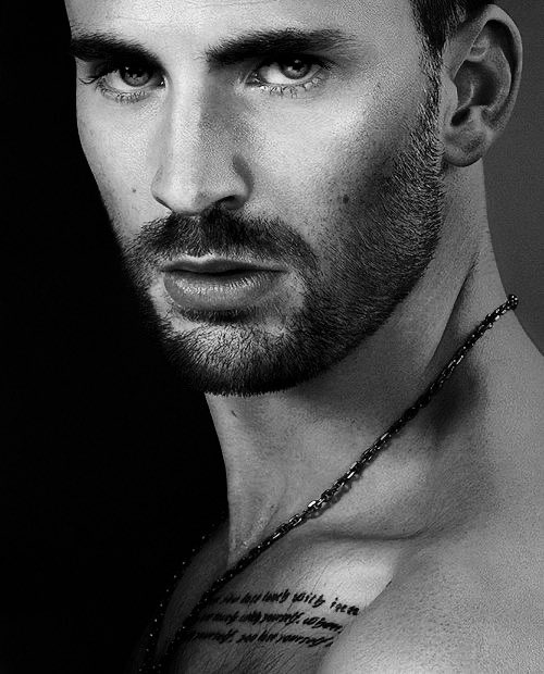 Chris Evans Captures tweet media