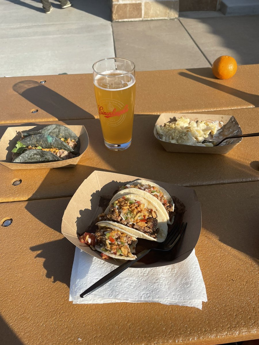 Weekend family road trip and had to stop at one of my favorite places. #Foodtruckgoodness <a href="/foodiesofturf/">#foodiesofturf</a> <a href="/Leinenkugels/">Jacob Leinenkugel Brewing Co.</a>