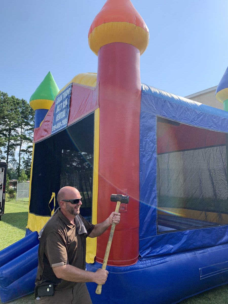 Deehurleyholmes's tweet photo. Getting ready for Family Fun Day at the Goldsboro UPS Center. #GoldsboroSoaringHigh# https://t.co/UNIG9wU8en