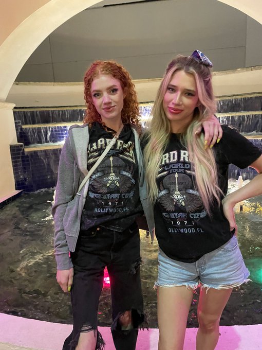 On or off? https://t.co/Xl0I2YC8sI<a href="/tag/staystrapped"class="tags"><span>#staystrapped</span></a>