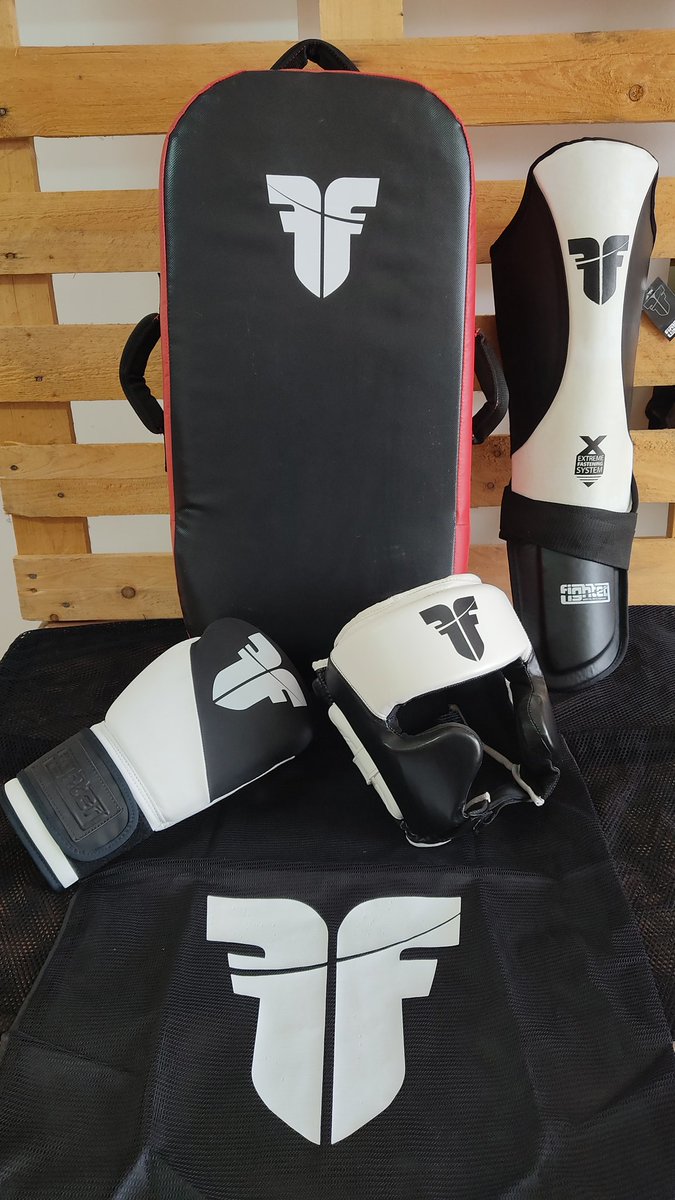 pretty_juliette's tweet photo. Estas hermosuras las encuentras únicamente en @fightersecuador.

https://t.co/W5JhFVMjJh

 #Ecuador #SoyFighter #FightersEcuador #ArtesMarciales #MMAEcuador #muaythai #boxing #kickboxing #karate #taekwondo #pointfighting #bjj4life #jiujitsu #lifestyle https://t.co/fPzacTYaVe