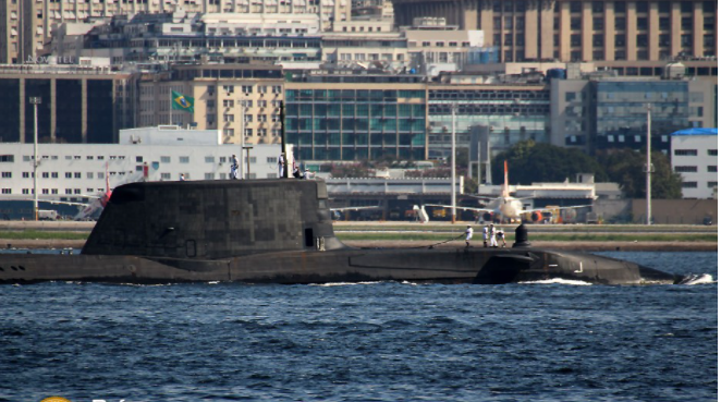 Mundo_curios's tweet photo. Nos Próximos anos o Brasil Irá se juntar ao seleto grupo de países que tem em sua frota armada um #SUBMARINO #NUCLEAR
O Projeto foi iniciado em 2012 e tem a previsão de lançamento para 2031
Os países que possuem essa tecnologia são USA, Reino Unido, Rússia, França, China e Índia https://t.co/ALdON6QxZt