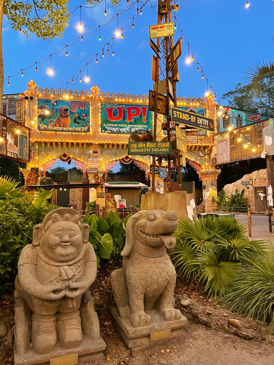 HippyDisneyGuy's tweet image. Animal Kingdom at twilight!✨✨✨

#WaltDisneyWorld 💜🦒