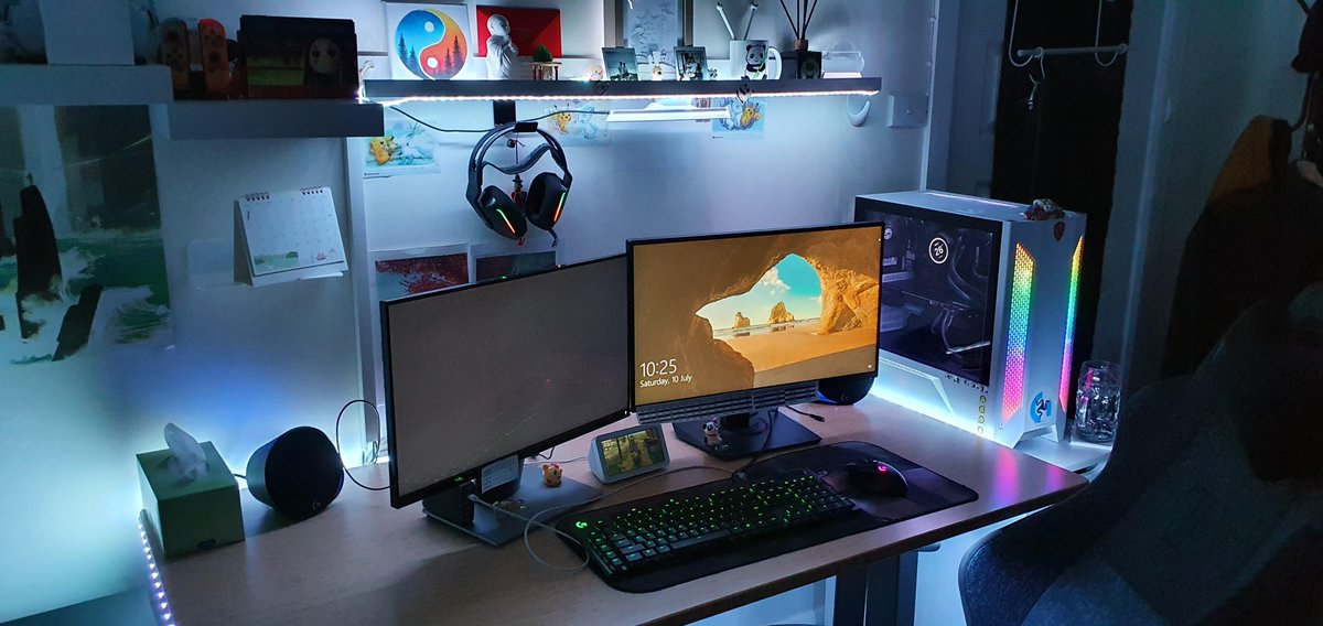 LogitechG's tweet photo. π§ We're looking for some setup inspiration!
Help us out by dropping a picture of your setup below or using #MyLogitechG for a chance to get featured! πΈ u/KoiPanda https://t.co/rJT1v1si1L