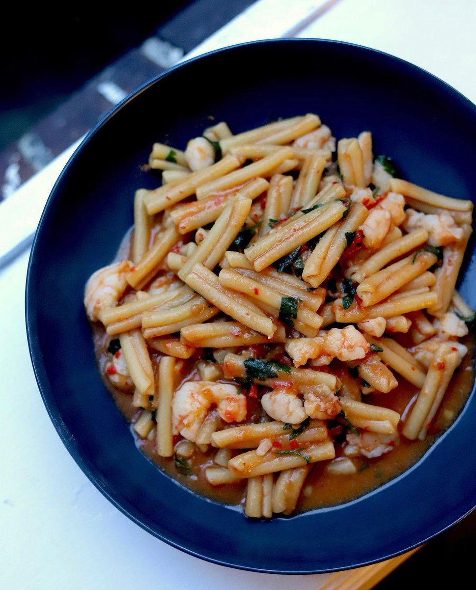 MeruMiso's tweet image. @harrisfarmmarkets Casarecce, Prawns, Miso &amp;amp; Chilli is the definition of cosy comfort food 💯

Check out the recipe via their website or buff.ly/3yPhhl7
.⠀
.⠀
.⠀
Photo @harrisfarmmarkets