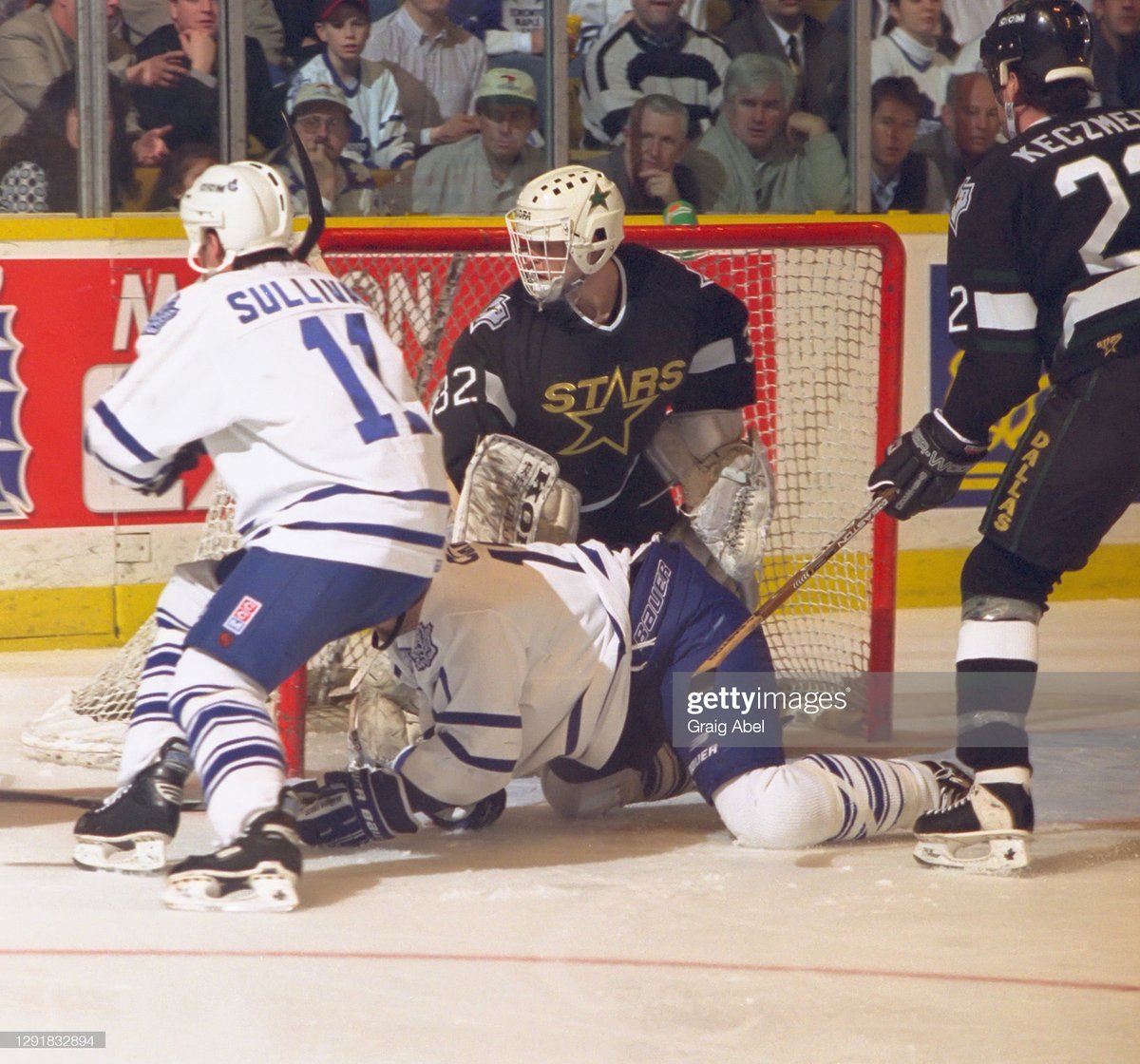 1996: Arturs Irbe signed as free agent with Dallas Stars. https://t.co/LmVtcHhNSQ https://t.co/1b2LlaybM6