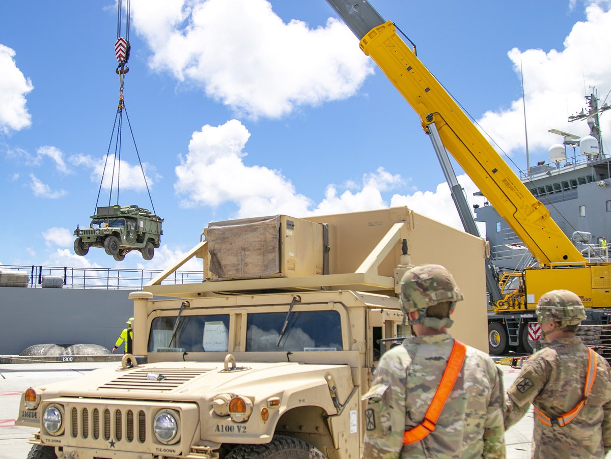 I_Corps's tweet photo. #PhotoOfTheWeek
#PortOperations 🚢 or #Aviation 🚁?
Which do you like better? Like or comment which is your favorite!
#Readiness | #GoArmy | #ExForager21 | #FirstCorps
@INDOPACOM | @USArmy | @usarec | @USArmyAlaska | @USARPAC | https://t.co/jWDGSSzr0t