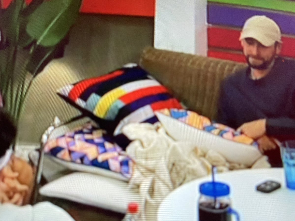 BB_Superfan's tweet image. Who wore it better? #BB23