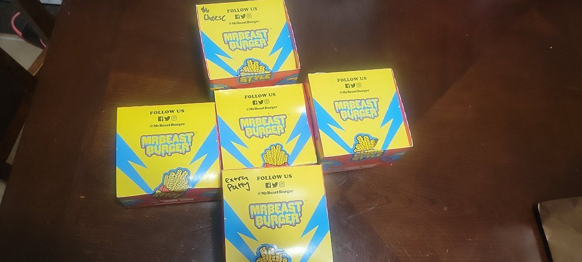 Hawkinboyz's tweet photo. The fam loves @MrBeast  so the kids had to have the #mrbeastburger they are 🔥🔥🔥 gotta support my dude get you some https://t.co/CGdqXEsDRJ