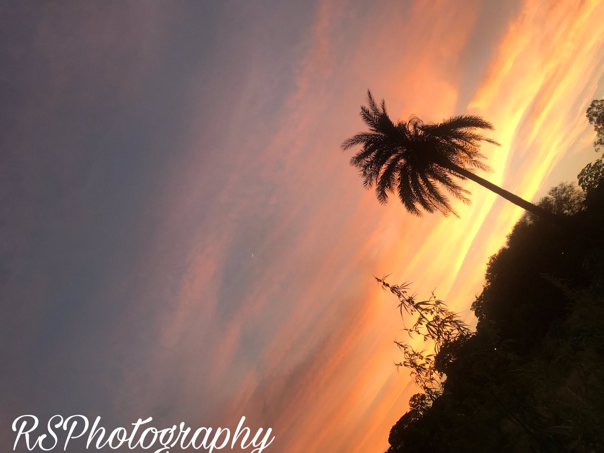 Beautiful sunsets need cloudy skies – @paulocoelho 
#NOFILTER #NaturePhotography #RSPhotography #sunsetphotography #beautifulsunsets #sunsets