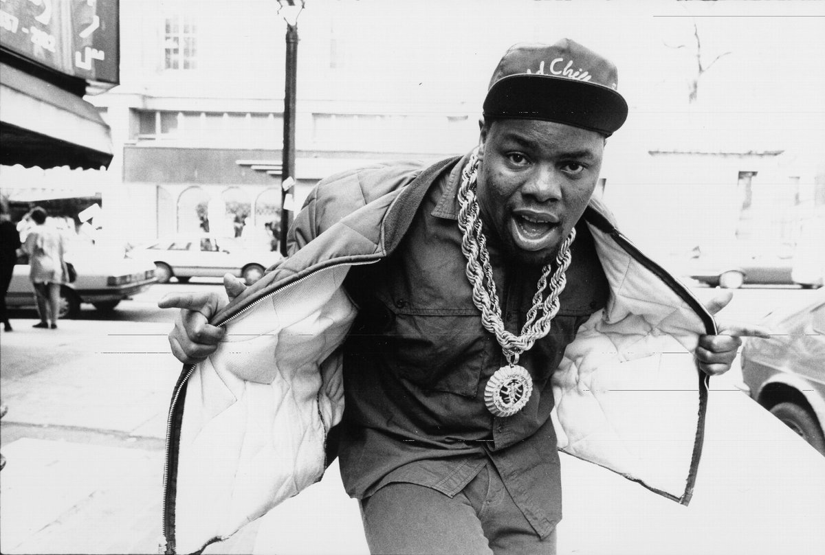 okayplayer's tweet image. With heavy hearts we share that the legendary Biz Markie has passed away at the age of 57. 

We send our love and condolences to his family and loved ones. 🙏🏾🕊

bit.ly/3kFOzPd