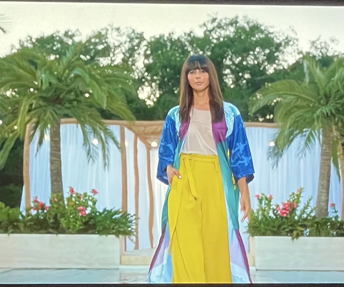 Fiddies2's tweet photo. THIS PRINT. Loved this look so much 👏🏽👏🏽👏🏽👏🏽👏🏽 #MakingtheCut https://t.co/hMSvYJBGLQ