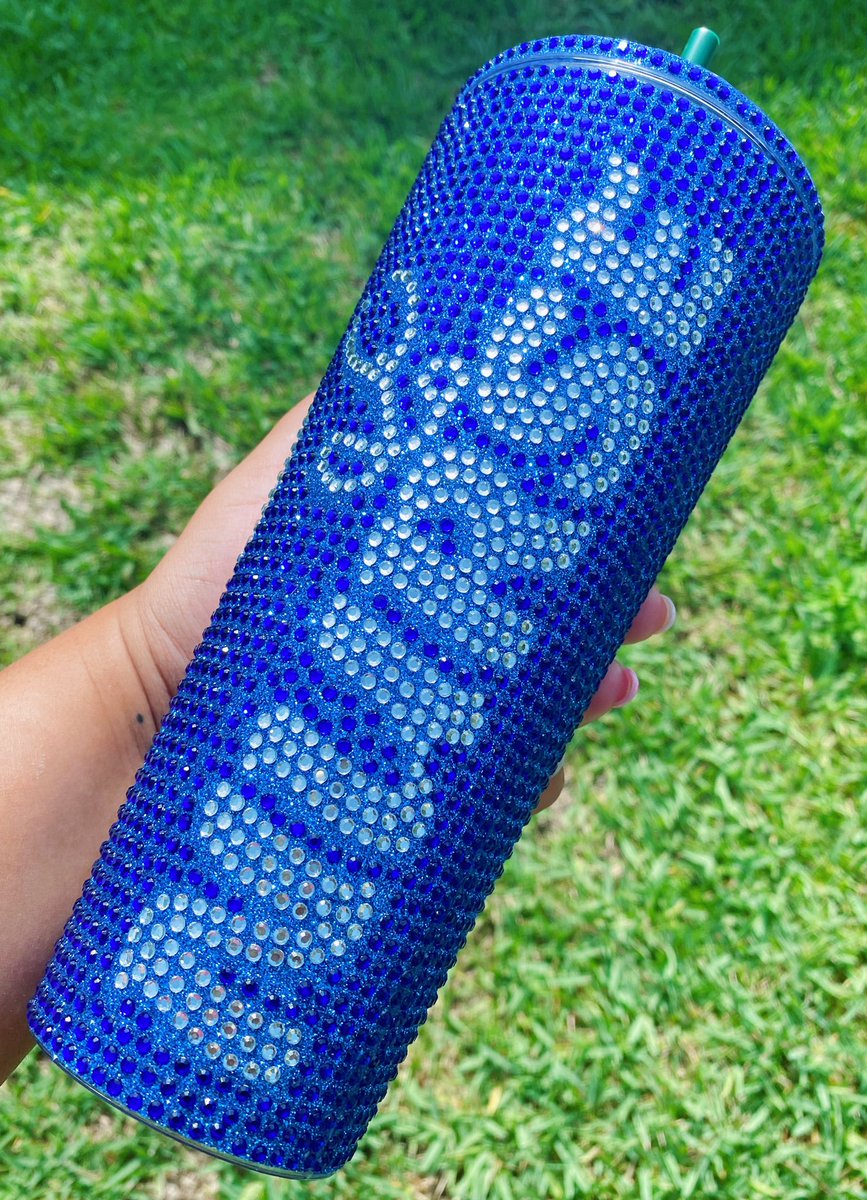 USCcreations's tweet photo. Missed out on our last giveaway but still want the nurse rhinestone Starbucks tumbler?
💙NOW AVAILABLE💙 
➡️Perfect as a gift for yourself or a friend!
➡️You can choose the color of the rhinestones and glitter! 
Tag a friend who needs this! 🤩🙋‍♀️🙋‍♂️🛍 https://t.co/KAAacj92pd
