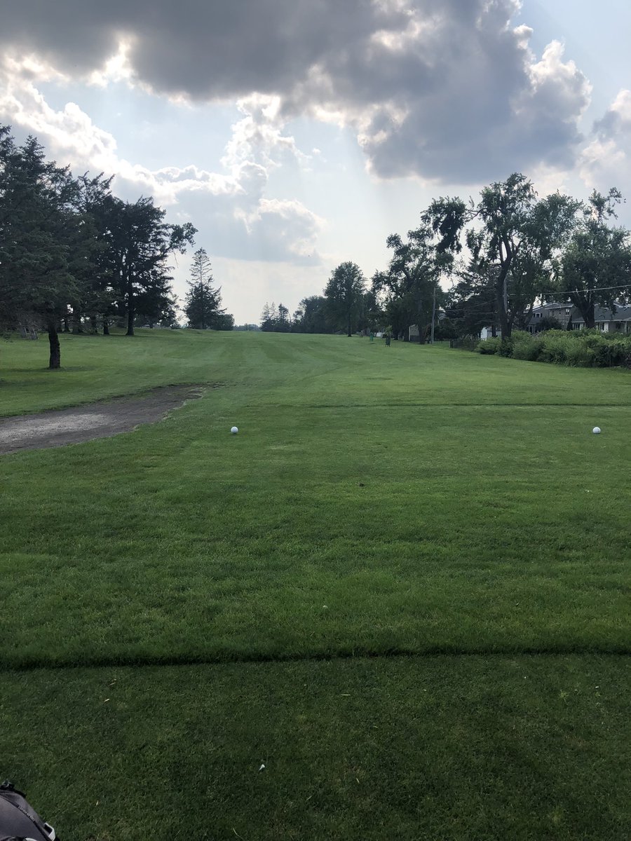 RaphaelEivots's tweet photo. So much fun to play with a great friend on a chill Friday afternoon. Love playing with @Golfer_Jake_78 and listening to a relaxing playlist. Honestly doesn’t get much better #LostBy2 https://t.co/tA4mntTyMl
