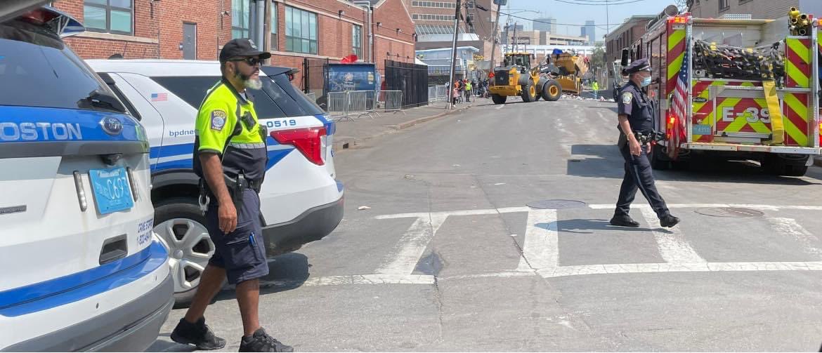 seroxbury's tweet photo. @km_mc69850041 @CityOfBoston @stacos @DARollins @bostonherald @BostonGlobe @EnviroLeagueMA Please be advised this was NOT a #policesweep. It was literally the @CityOfBoston, Dpt. Of Public Works and other city departments #cleaning up biohazard waste - donated items - stolen items on #akitsonstreet. They even needed a bulldozer to clean up all that #trash. #seroxbury https://t.co/fILjrRLRnh