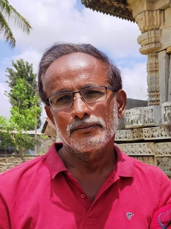 Krishna04654883's tweet photo. @PMOIndia  It is my wish that Dr. Sankarage Gowder, our beloved "Five Rupee", who has dedicated his medical career to the society for nearly 30-40 years in a time when the poor are not getting treatment, is deserving of the Padma Shri award. https://t.co/5RB88wRoYl