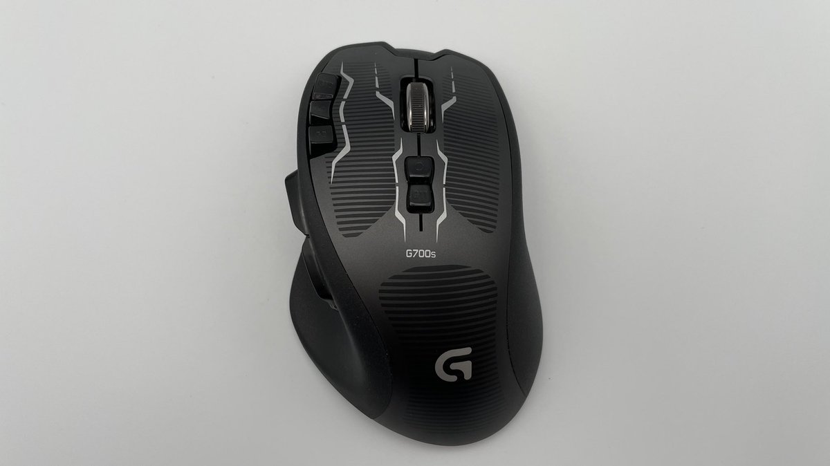 deeterontop's tweet photo. Yo @LogitechG, when are you remastering my old mouse? https://t.co/I4MpDRhFsU
