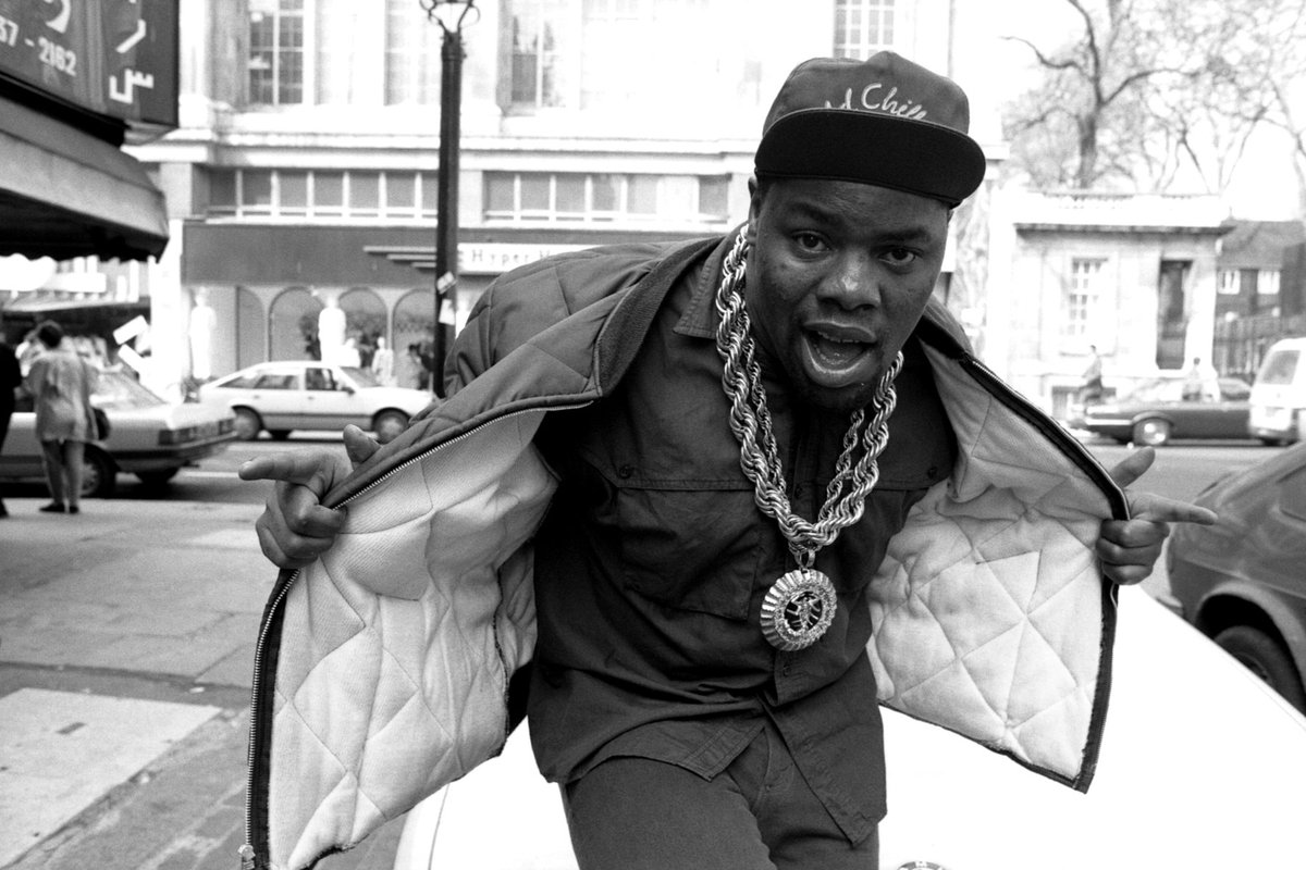 OshawaGangsta's tweet photo. All my childhood rappers be dyin'. Sad day for Hip Hop..#RIPMARKIE #ripbizmarkie https://t.co/LHFhiTnDHG