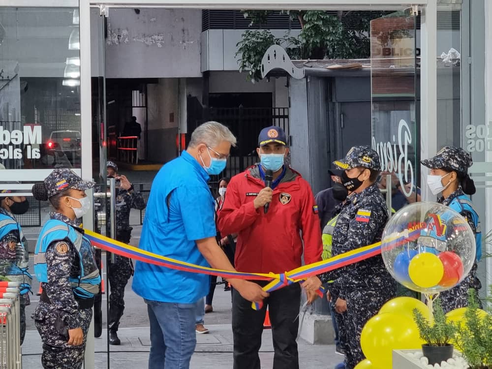 MijpVzla's tweet photo. #EsNoticia 👉 Este viernes fue inaugurada sede de FarmaPatria para los funcionarios y funcionarias de Seguridad del Estado venezolano, en el marco de la Gran Misión Guardianes de la Patria.

#GuardianesDeLaPaz https://t.co/SDN5icNwcp