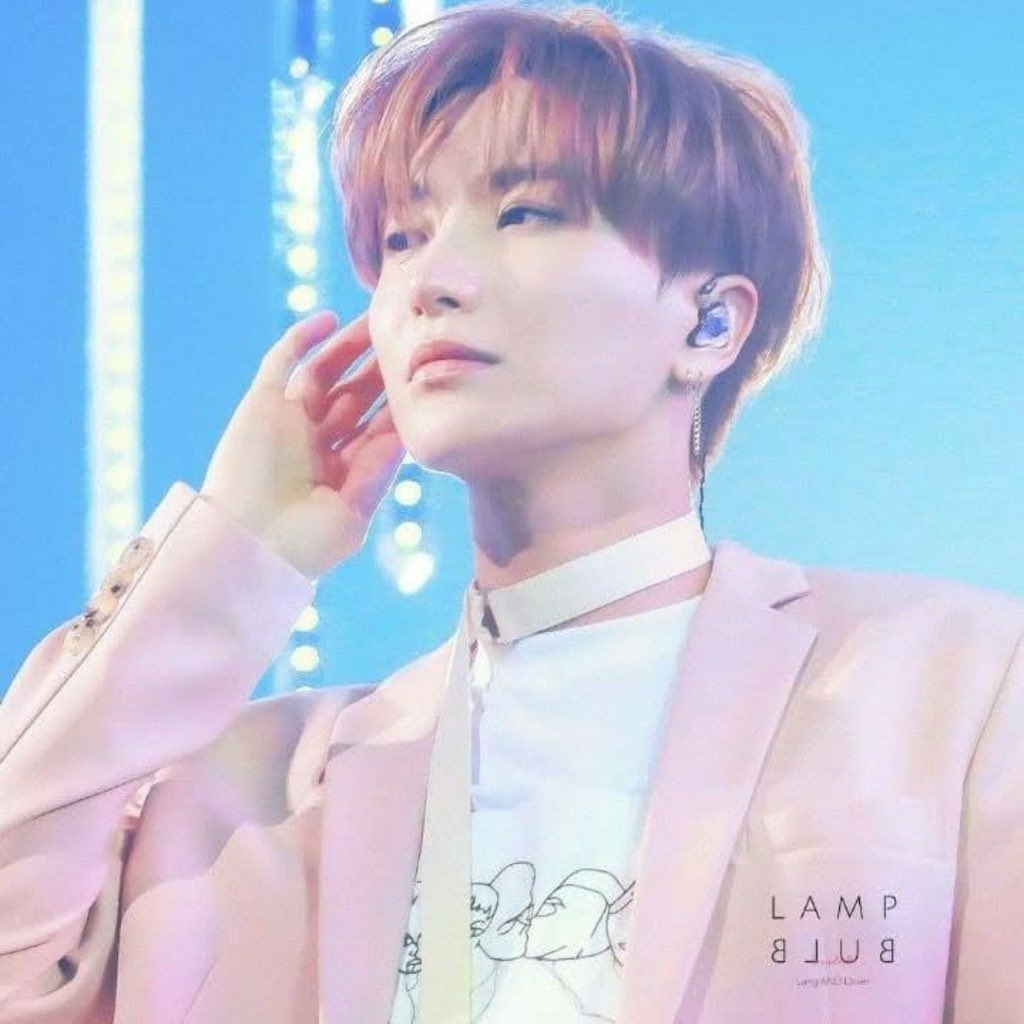 굿모닝💙💙👋🏻
울 리더 오빠 잘생겨서:) 사진 올려보아용
미쳤지..어디서 잘생긴 천사가 왔을고..💙
표정은 슬퍼보이지만 그래도 잘생긴 특리다님! 너와 함께라면 Alright💙