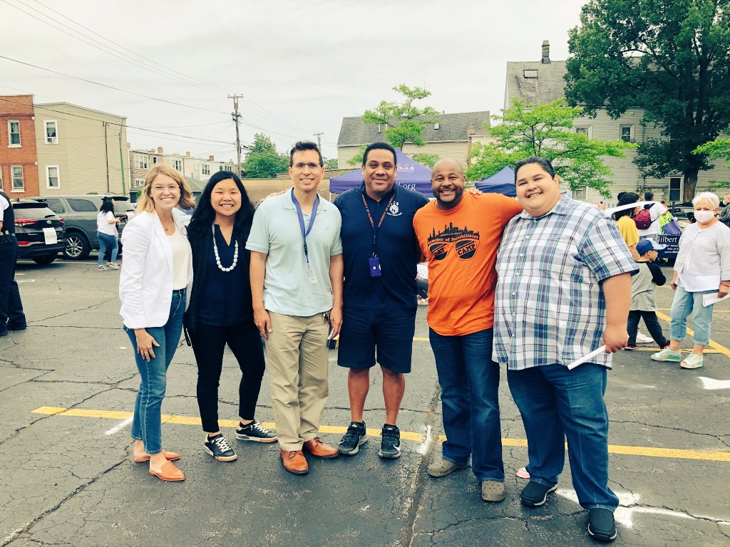 Chicago Academy HS (@chiacadhs) on Twitter photo Thank you <a href="/gilbert36ward/">Gilbert Villegas</a> for hosting a lovely evening of #Peace & #unity here in our neighborhood. The 36th ward <a href="/ChiPubSchools/">CPS - Chicago Public Schools</a> principals stood together to show our community what we're about! @SteinmetzCPHS <a href="/lyon_school/">Mary Lyon School</a> <a href="/Prosser_CA/">Prosser CA</a> <a href="/BelmontCragin/">Belmont Cragin Elementary School & ECC</a> <a href="/ChiPrincipals/">CPAA</a> <a href="/Chicago_Police/">Chicago Police</a> Thank you <a href="/gilbert36ward/">Gilbert Villegas</a> for hosting a lovely evening of #Peace & #unity here in our neighborhood. The 36th ward <a href="/ChiPubSchools/">CPS - Chicago Public Schools</a> principals stood together to show our community what we're about! @SteinmetzCPHS <a href="/lyon_school/">Mary Lyon School</a> <a href="/Prosser_CA/">Prosser CA</a> <a href="/BelmontCragin/">Belmont Cragin Elementary School & ECC</a> <a href="/ChiPrincipals/">CPAA</a> <a href="/Chicago_Police/">Chicago Police</a>