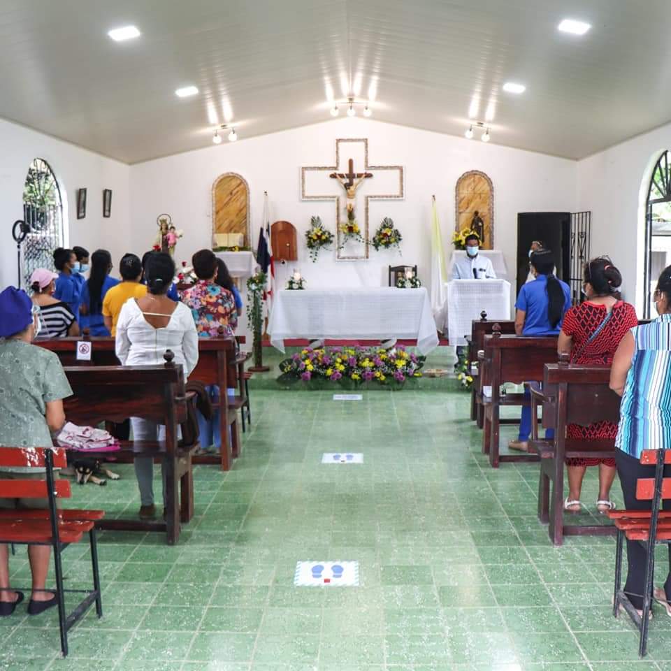 La comunidad de La Negrita en la Parroquia Catedral de Penonomé, celebró el último día de novena en honor a su patrona la Vírgen del Carmen, en preparación para la festividad que ha de realizarse el día sábado 17 en esta comunidad.