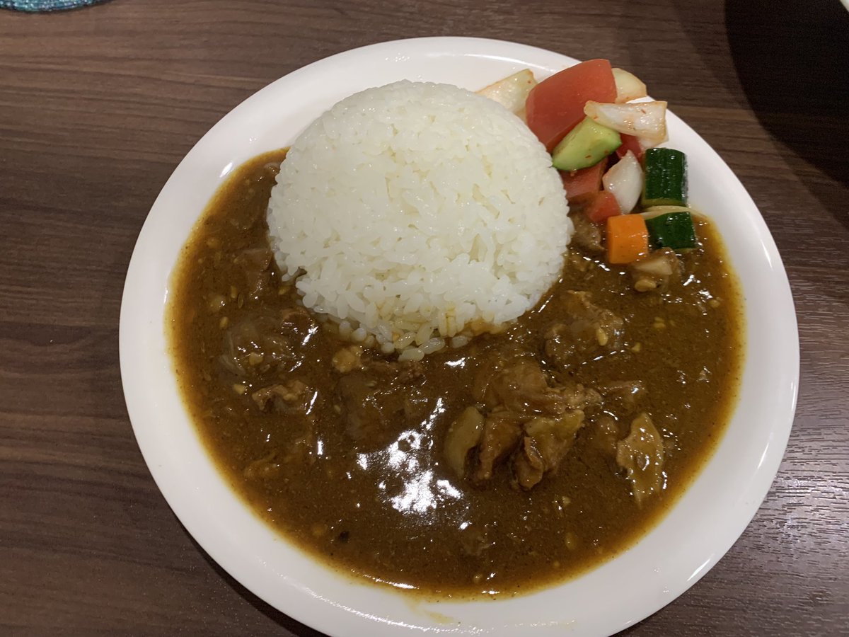 2周年記念とのことで食べに来ちゃいました！いつもと違う道で来たら、早く着いて一番乗りでした。
限定メニュー　鴨つけ麺大盛りと牛すじカレー
もちろんテイクアウトのカレーもゲット！