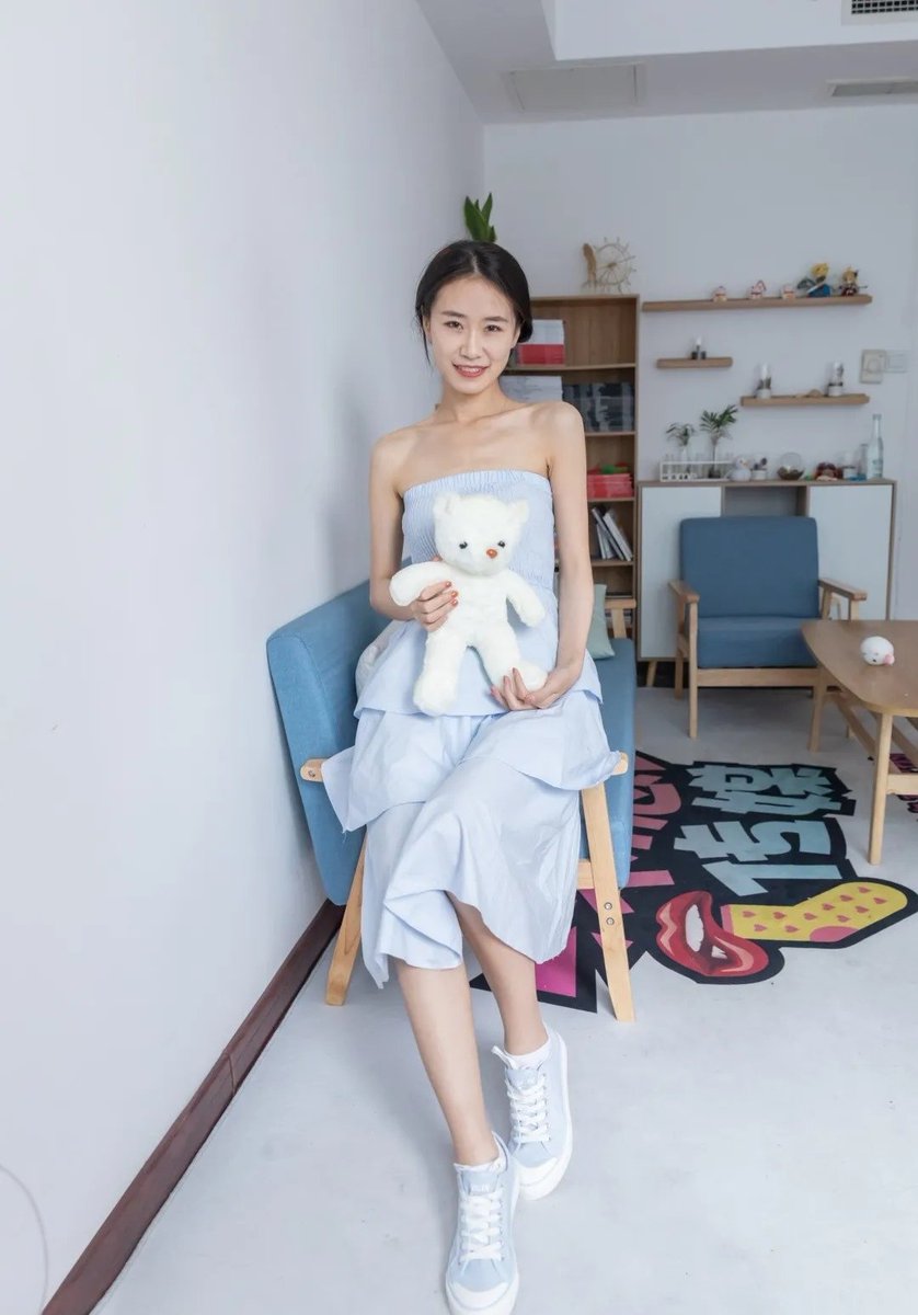 xhzs997's tweet photo. 购买加微信：xhzs997
#腿模  #足模  #恋足  #短裙 #肉丝 #制服 #美脚 #高跟鞋  #平底鞋   #丝袜 #高跟鞋 #足控  #裤里丝 #女神 #玉足 #裸足 #美足 #美腿 #黑丝 #棉袜 #长腿 #御姐 #足交 #学生妹 https://t.co/Jqdo9Gzwxa