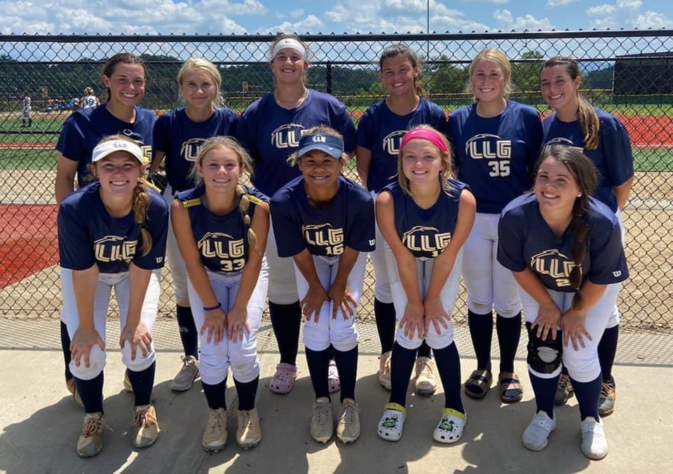 avarie_e's tweet photo. My team and I had a great first day in Asheville! Hit a grand slam in the second game to help my team get the lead! 2-0 on the weekend and excited for tomorrow!! @LLG_Cox18U @SierraVanzant @Coach_Tony_NC @CoachpooleU @LimestoneSball @LanderSoftball https://t.co/r7ZsQu6x2a