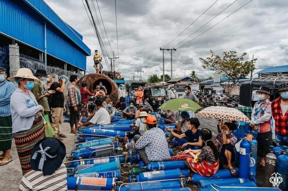 BaraniWmh's tweet photo. #WhatsHappeningInMyanmar #Covid19 #Myanmar 
#MyanmarCoup 
#SaveMyanmar https://t.co/Uf00pdLStx