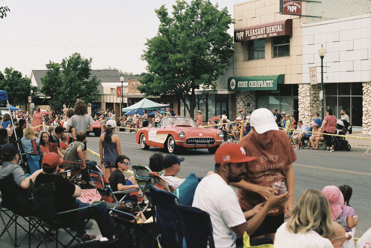 Small town parade. #35mmfilm